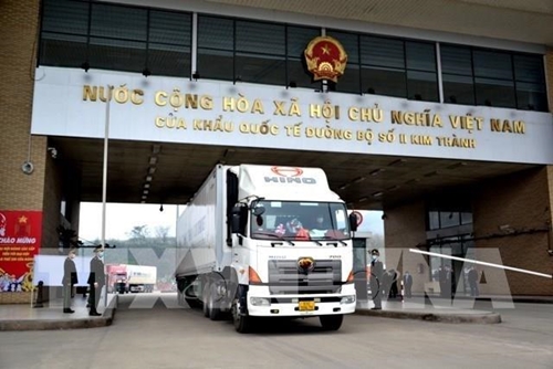 Xuất nhập khẩu qua cửa khẩu Lào Cai diễn ra bình thường
